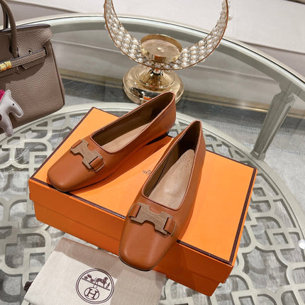 H - BUCKLE BALLET CARAMEL CALFSKIN