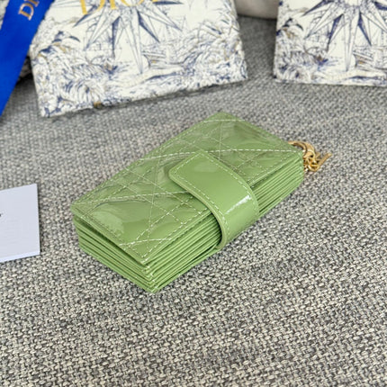LADY JASMINE CARD HOLDER 10 IN LIGHT GREEN QUILTED PATENT CALFSKIN