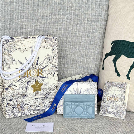 CARO FREESIA CARD HOLDER 10 IN BABY BLUE CANNAGE CALFSKIN