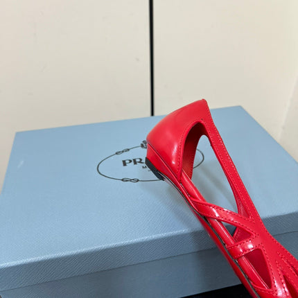 BRUSHED CUT-OUT BALLERINA FLAT IN RED CALFSKIN