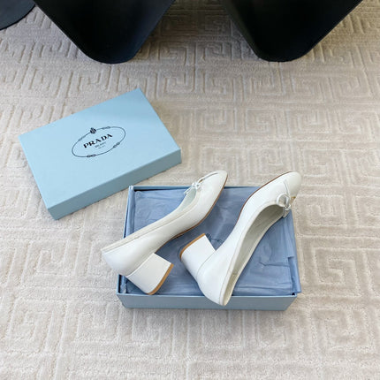 BALLERINA PUMPS WITH TRIANGLE LOGO AND BOW IN WHITE CALFSKIN