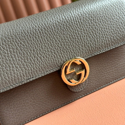 INTERLOCKING WOC 20 IN GRAY GRAINY CALFSKIN GOLD HARDWARE