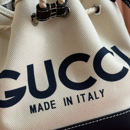 SMALL DRAWSTRING SHOULDER BAG 21 IN WHITE CANVAS DARK BLUE CALFSKIN