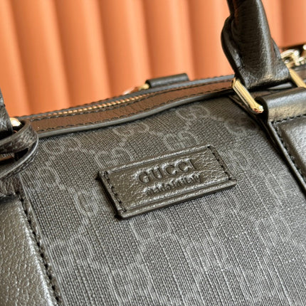 JUMBO MEDIUM DUFFLE 44 IN EXTRA DARK GREEN GG CALFSKIN