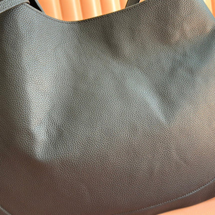 B LARGE SHOULDER BAG 49 IN BLACK SMOOTH LAMBSKIN