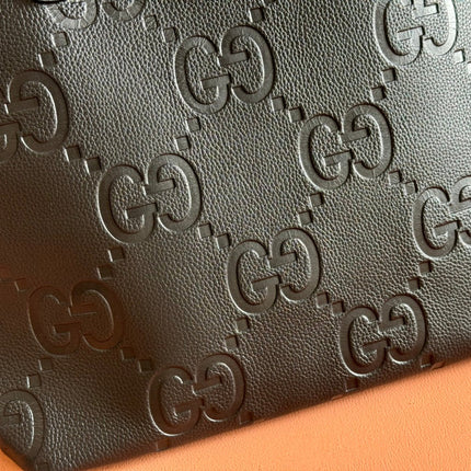 EMBLEM MEDIUM TOTE BAG 30 IN BLACK GG CALFSKIN