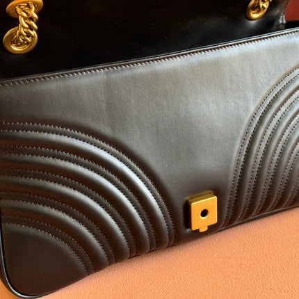 MARMONT SHOULDER BAG 31 IN BLACK CALFSKIN GOLD CHAIN