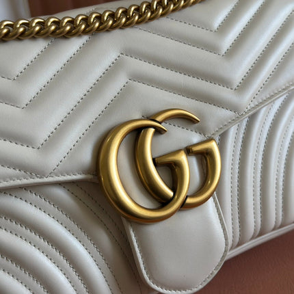 MARMONT SHOULDER BAG 31 IN WHITE CALFSKIN GOLD CHAIN