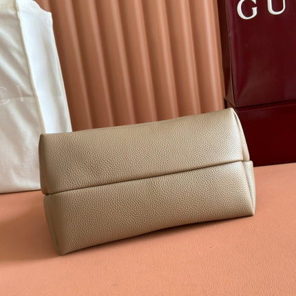 MEDIUM SOFTBIT MAXI SHOULDER BAG 27.5 IN TAUPE GRAINY LAMBSKIN