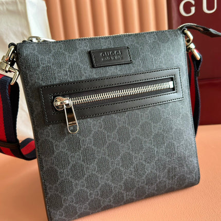 GG SUPREME MESSENGER BAG 23 IN BLACK COATED CANVAS