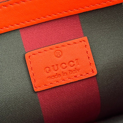 GUCCI 25S EMBLEM MEDIUM BAG 30 IN BEIGE AND BLACK CALFSKIN