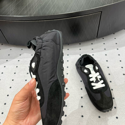 TRAIL SNEAKER IN BLACK SUEDE