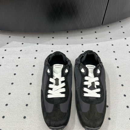 TRAIL SNEAKER IN BLACK SUEDE