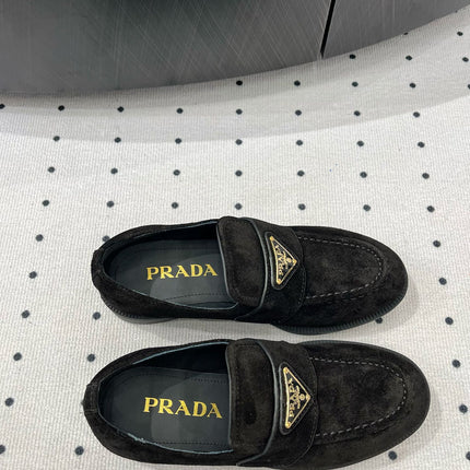 TRIANGLE LOGO LOAFER IN BLACK SUEDE