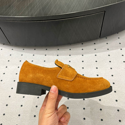 TRIANGLE LOGO LOAFER IN PERU BROWN SUEDE