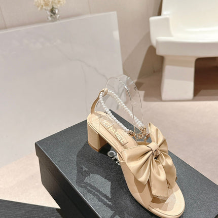 HIGH SANDAL WITH PEARL CHAIN IN BEIGE CREAM LAMBSKIN