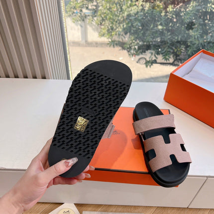 CHYPRE SANDAL IN PEACH PINK SHINY GRAINED CALFSKIN