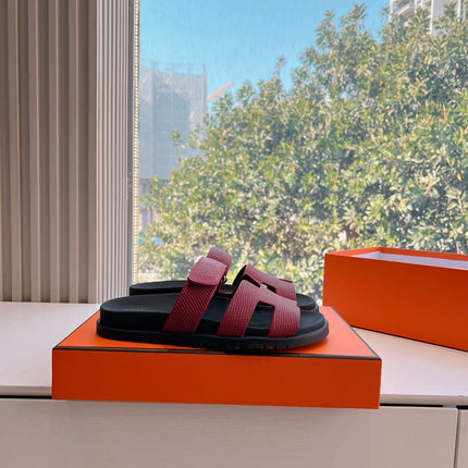 CHYPRE SANDAL IN CURRANT RED SHINY GRAINED CALFSKIN