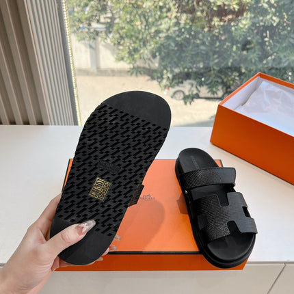 CHYPRE SANDAL IN BLACK SHINY GRAINED CALFSKIN