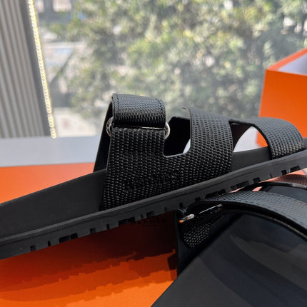 CHYPRE SANDAL IN BLACK SHINY GRAINED CALFSKIN