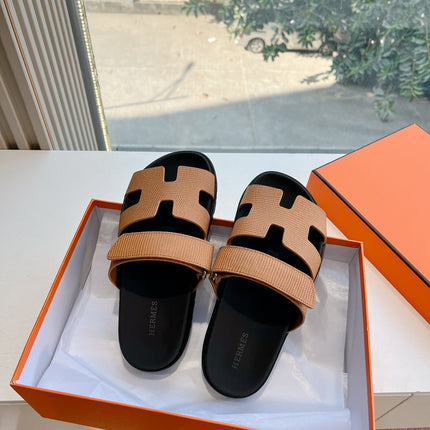 CHYPRE SANDAL IN CIDER BROWN SHINY GRAINED CALFSKIN