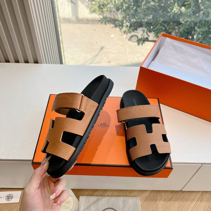 CHYPRE SANDAL IN CIDER BROWN SHINY GRAINED CALFSKIN