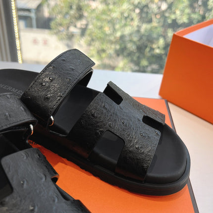 CHYPRE SANDAL IN BLACK GRAINED CALFSKIN