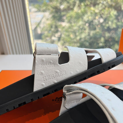 CHYPRE SANDAL IN WHITE GRAINED CALFSKIN