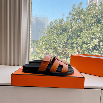 CHYPRE SANDAL IN VIVID ORANGE GRAINED CALFSKIN