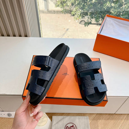 CHYPRE SANDAL IN NAVY BLUE GRAINED CALFSKIN