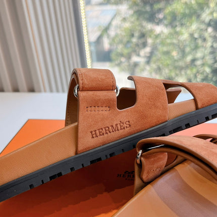 CHYPRE SANDAL IN VIVID ORANGE SUEDE