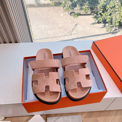 CHYPRE SANDAL IN ROSE PINK SUEDE