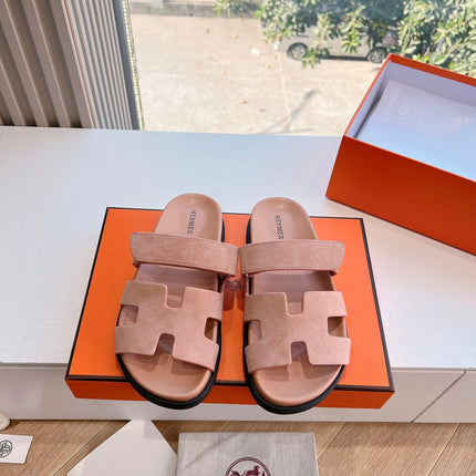 CHYPRE SANDAL IN ROSE PINK SUEDE