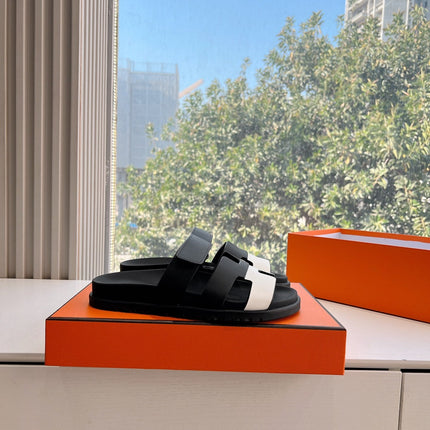 CHYPRE SANDAL IN BLACK MIX WHITE CALFSKIN