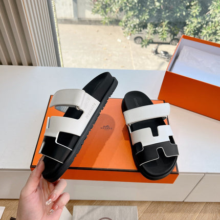 CHYPRE SANDAL IN WHITE MIX BLACK CALFSKIN