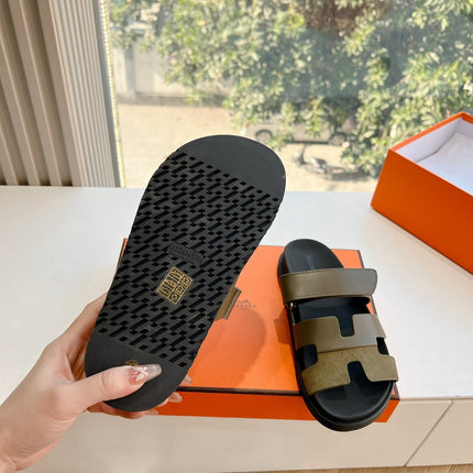 CHYPRE SANDAL IN ARMY GREEN SUEDE AND CALFSKIN