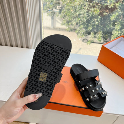 CHYPRE SANDAL IN BLACK CALFSKIN WITH STUDS