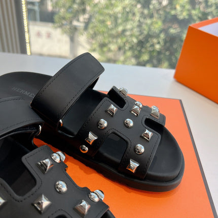 CHYPRE SANDAL IN BLACK CALFSKIN WITH STUDS
