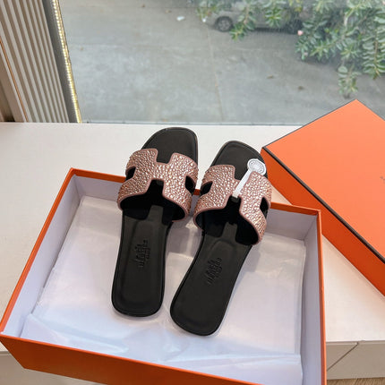 0RAN SLIDE IN PENNY BROWN CALFSKIN WITH CRYSTALS