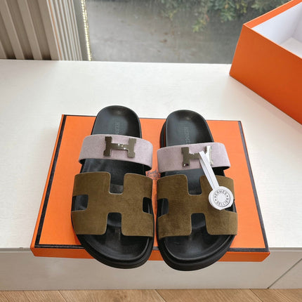 CHYPRE SANDAL IN LIGHT PINK MIX CHOCOLATE BROWN SUEDE