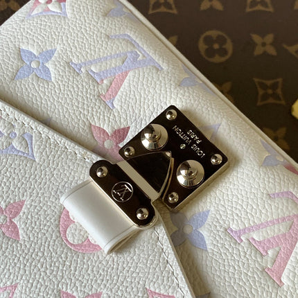 LV 25S EAST WEST POCHETTE MÉTIS BAG 21 IN BEIGE DREAM EMBOSSED TEXTURED CALFSKIN