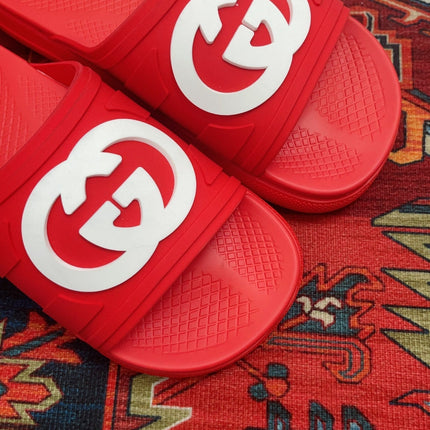 GG INTERLOCKING G SLIDE SANDAL CRIMSON RUBBER
