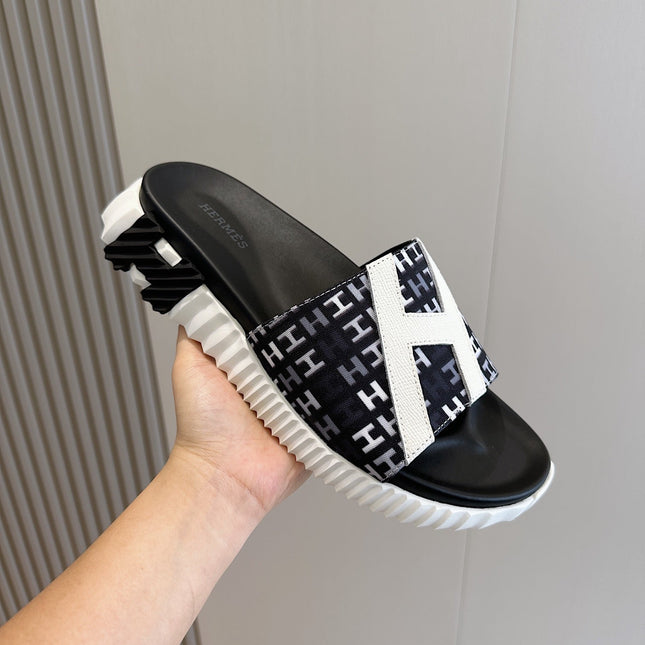 HM SLIPPERS BLACK MONOGRAM CANVAS