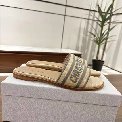 DWAY SLIDES IN BEIGE AND GRAY TECHNICAL FABRIC