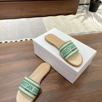 DWAY SLIDES IN BEIGE AND GREEN TECHNICAL FABRIC