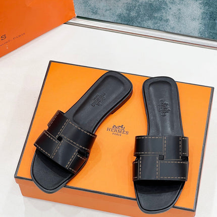 IDIOMA SANDAL IN BLACK CALFSKIN