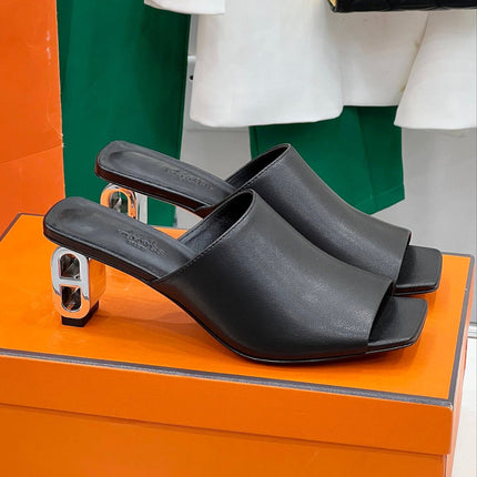 ICONIQUE 60 SANDAL IN BLACK CALFSKIN