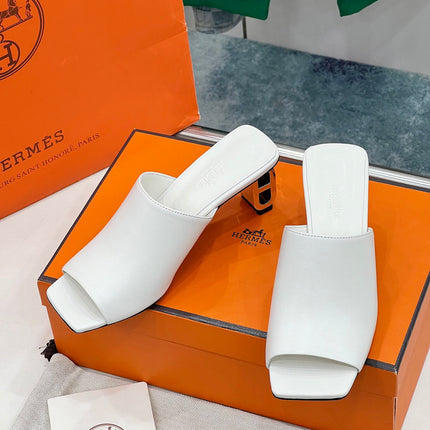 ICONIQUE 60 SANDAL IN WHITE CALFSKIN