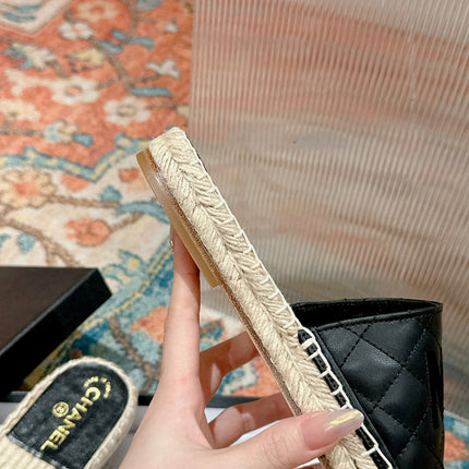 FLAT SLIPPERS IN BLACK LAMBSKIN MIX BEIGE WOVEN