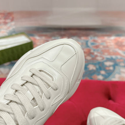 GG RHYTON TRAINER WHITE CALFSKIN WITH NAVY LOGO